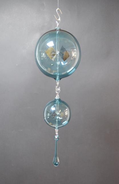 Lichtmolen hangend, rond, 60 mm, staalblauw + druppel, gecombineerd met een grotere maat lichtmolen