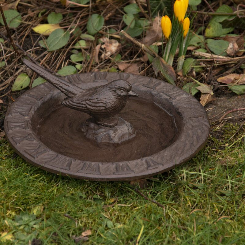 Zonnewijzer en Vogeldrinkbad gietijzer